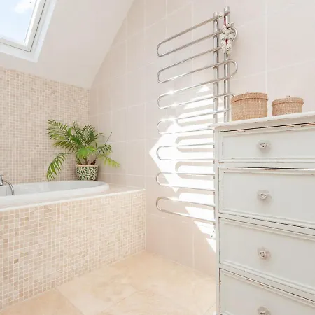 Pass The Keys Breathtaking View Family Home Leeds Holiday home Leeds (West Yorkshire)
