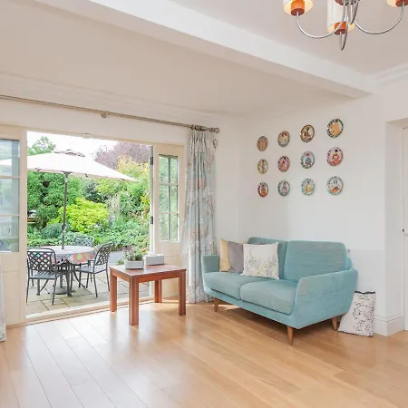 Holiday home Pass The Keys Breathtaking View Family Home Leeds