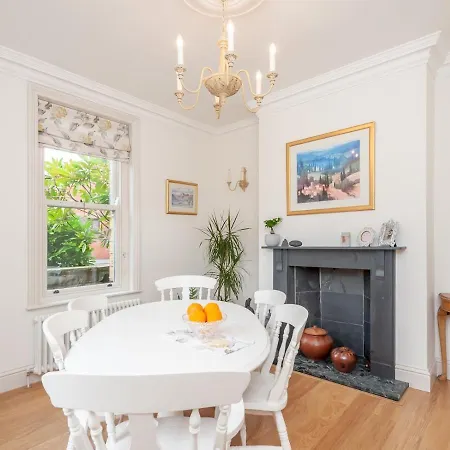 Pass The Keys Breathtaking View Family Home Leeds Leeds (West Yorkshire)