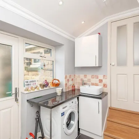 Pass The Keys Breathtaking View Family Home Leeds * Leeds (West Yorkshire)
