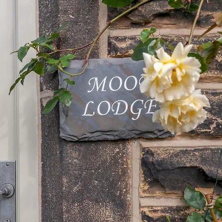 Holiday home Pass The Keys Breathtaking View Family Home Leeds