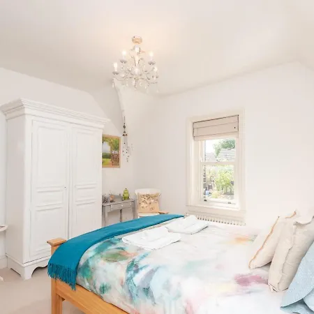 Pass The Keys Breathtaking View Family Home Leeds Leeds (West Yorkshire)