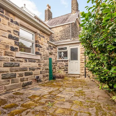 Holiday home Pass The Keys Breathtaking View Family Home Leeds